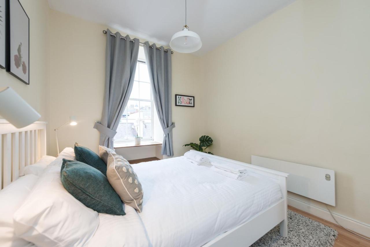 Bright And Modern 2 Bed Apartment Edinburgh Exterior photo